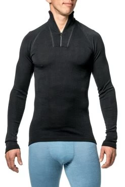Woolpower Zip Turtleneck Lite 12 Woolpower Zip Turtleneck Lite -Magasin discount de camping en plein air sous vetement laine merinos woolpower zip turtleneck lite 03